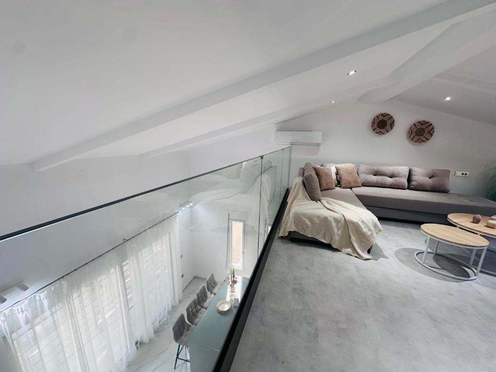 829249292 - Αντιγραφή